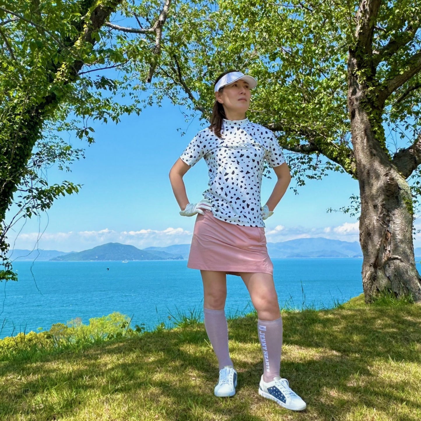 \新発売/Ladies Animal Mock Neck Leopard レディースゴルフウェア アニマル モックネック レオパード 豹柄 半袖 春夏 高ストレッチ 肌触り柔らか 速乾 UVカット レディース ホワイト アニマル柄 おしゃれ 可愛い ゴルフ女子 おすすめ プレゼント
