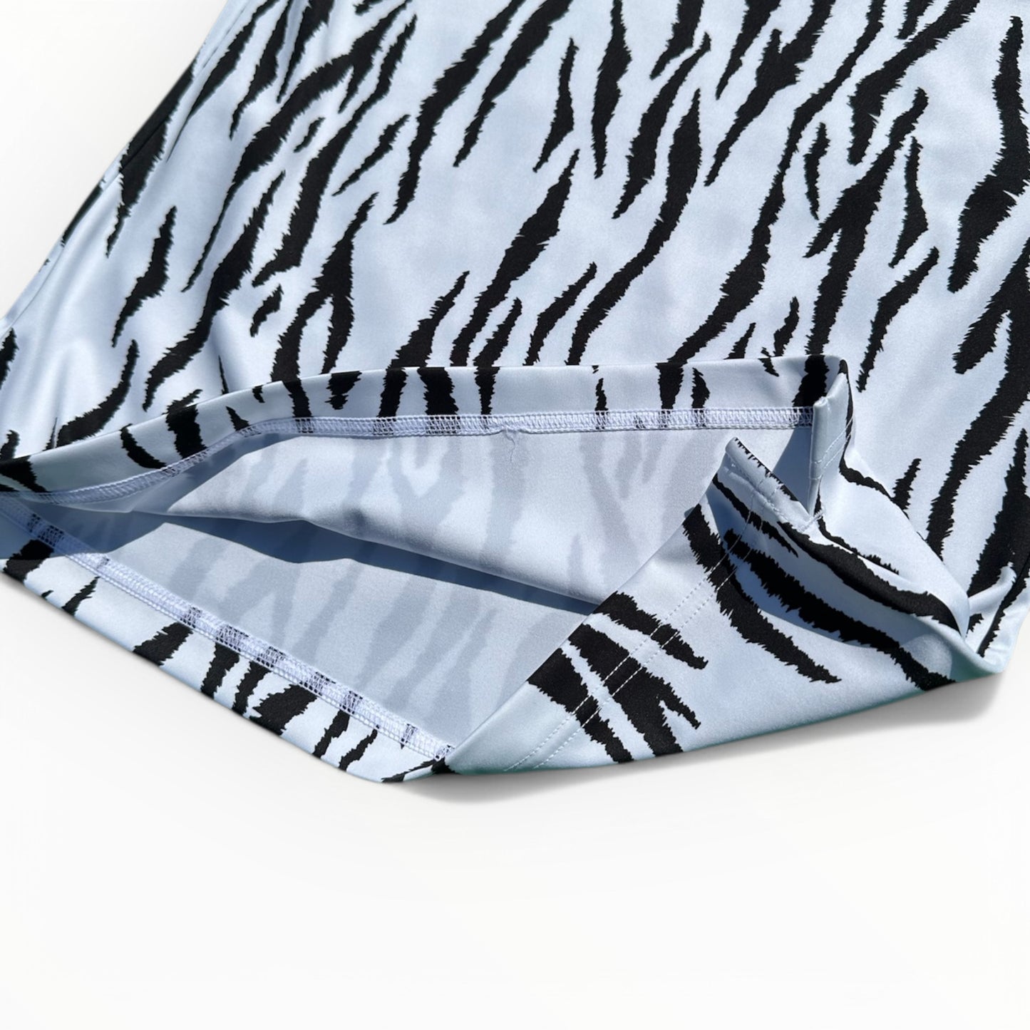 \新発売/Ladies Animal Mock Neck Zebra レディースゴルフウェア アニマル モックネック ゼブラ 半袖 春夏 高ストレッチ 肌触り柔らか 速乾 UVカット レディース ホワイト アニマル柄 オシャレ 可愛い ゴルフ女子 おすすめ プレゼント