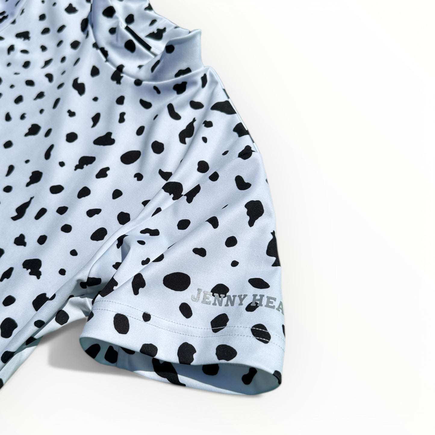 \新発売/Ladies Animal Mock Neck Leopard レディースゴルフウェア アニマル モックネック レオパード 豹柄 半袖 春夏 高ストレッチ 肌触り柔らか 速乾 UVカット レディース ホワイト アニマル柄 おしゃれ 可愛い ゴルフ女子 おすすめ プレゼント