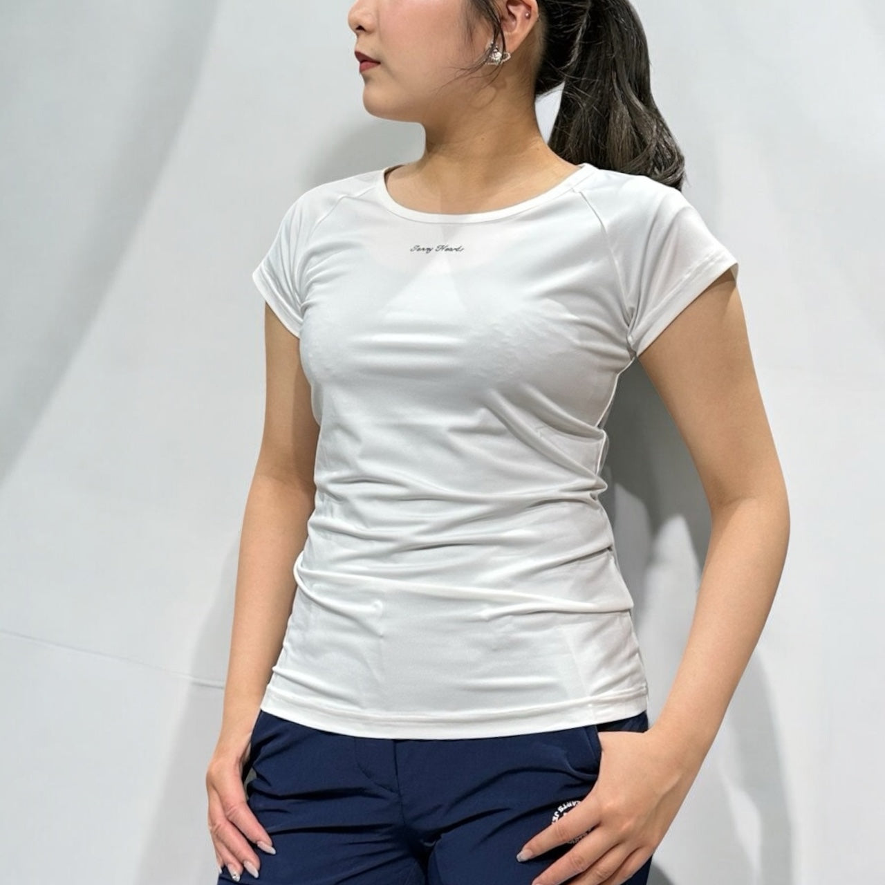 Ladies Inner Shirt インナー シャツ レディース 半袖 丸首 クルーネック 白 黒　ジュニアゴルフウェア