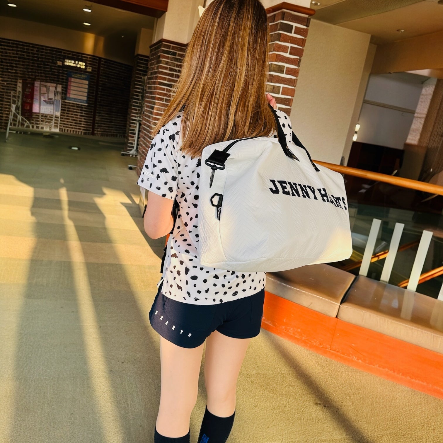 Women's Popcorn Knit Short Pants, Golf Wear for Summer, Fall, and Spring. Ultra-lightweight, stretchy, quick-drying, deodorizing, UV protection, star pattern, navy blue. Made in Japan.