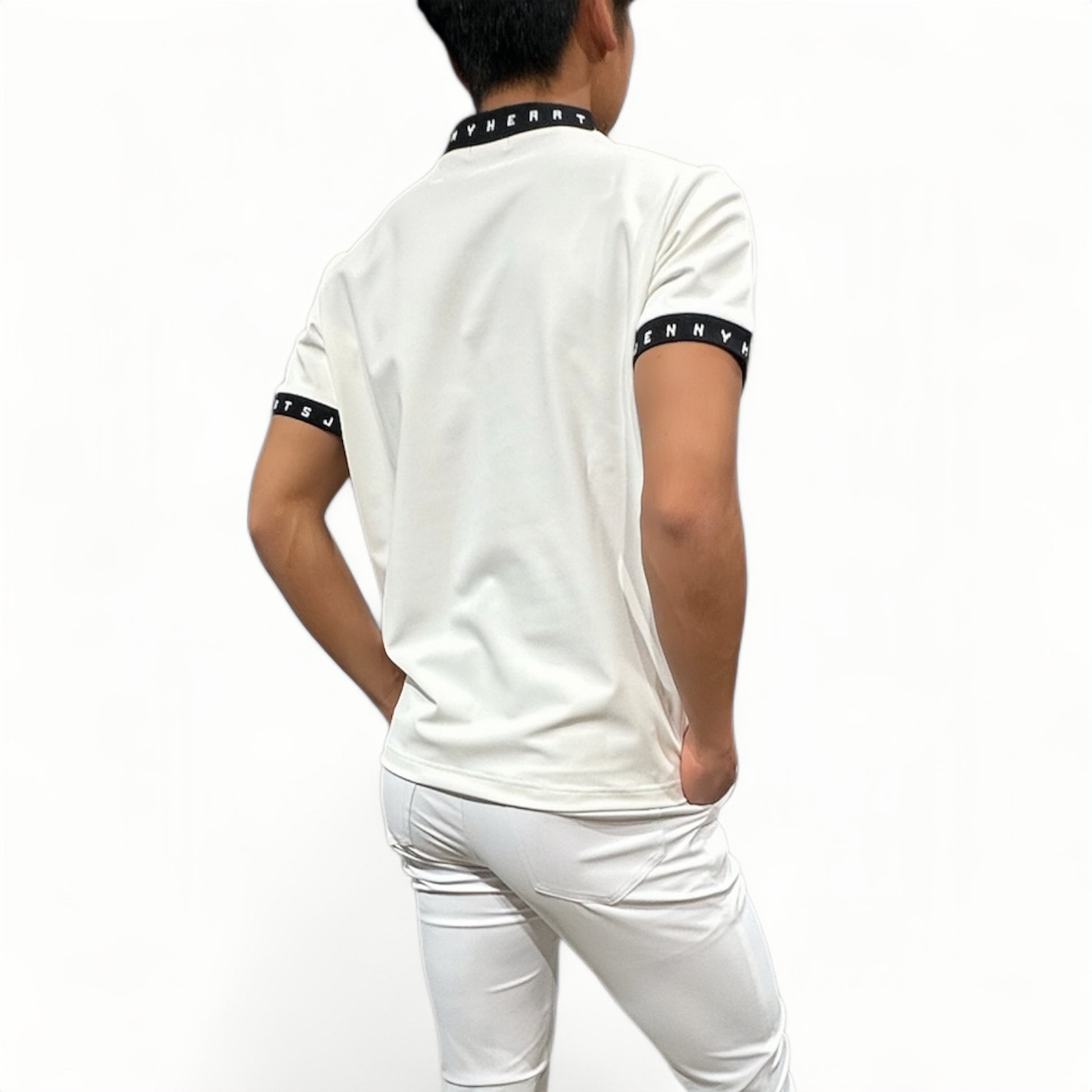 Men's Grosgrain Mock Neck Golf Apparel for Summer. Short Sleeve Mock Neck. Grosgrain Stretch Fabric. Smooth to the Touch, Quick-Drying, UV Protection, and Opaque. Simple, Stylish, High-Quality, and High-Performance. Recommended as a Gift. Made in Japan.